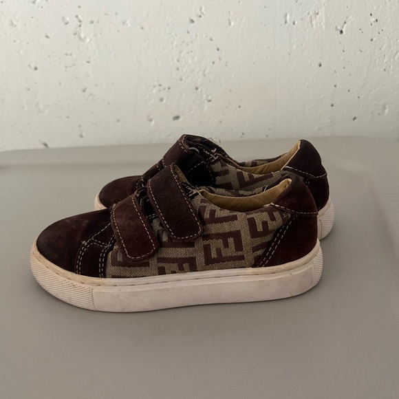 Louis Vuitton & fendi sneaker bundle - Picture 4 of 5